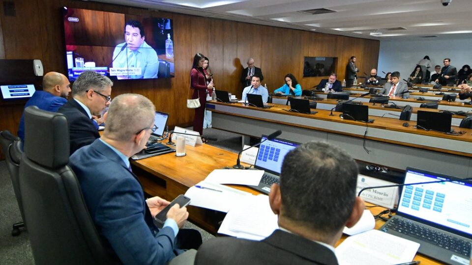 Comissão cancela sessão que ouviria operador de propinas de Vorcaro a servidores do BC
