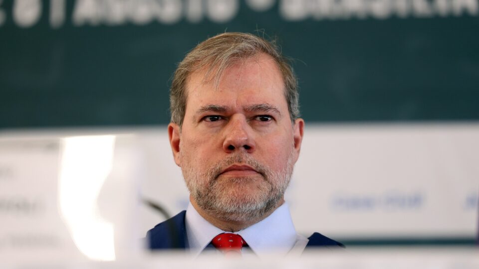 Quem é o ministro do STF que viajou em aviões ligados a Daniel Vorcaro?