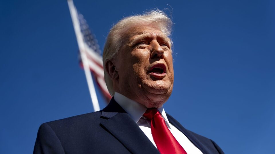 Trump anuncia que EUA vão assumir o controle do Estreito de Ormuz