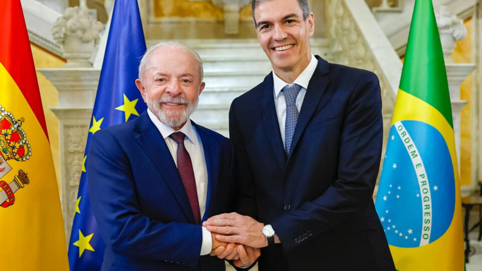 Sem citar Trump, Lula diz que mundo não pode “acordar e ir dormir” com um presidente declarando guerras