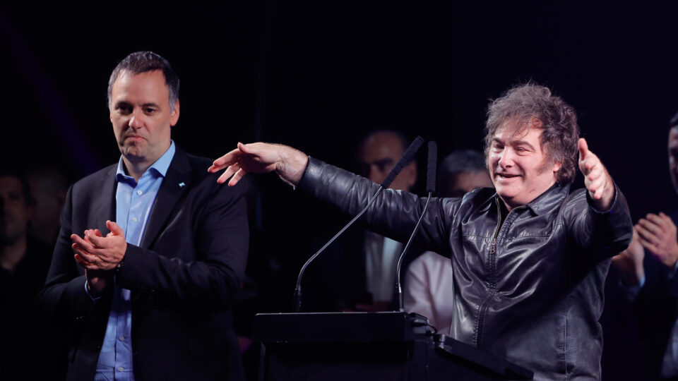 Justiça argentina revoga sigilo fiscal e bancário do chefe de gabinete de Milei