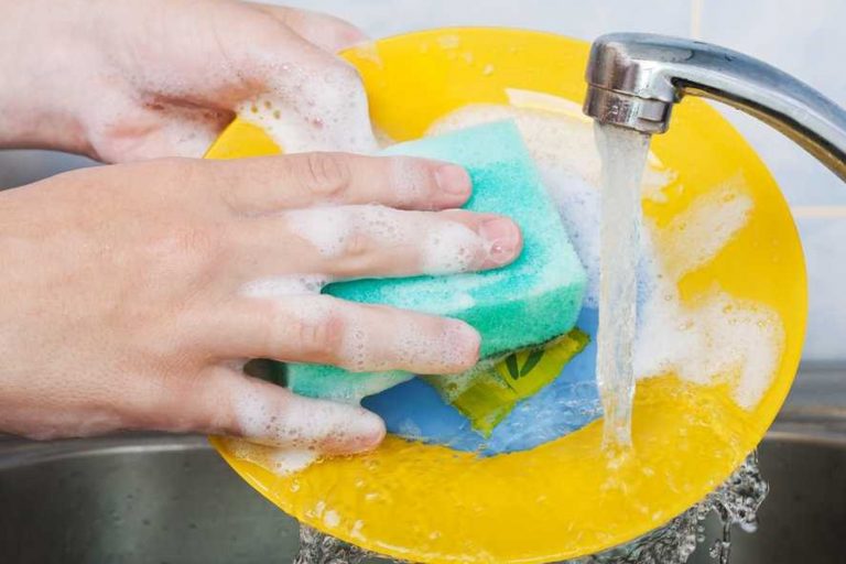 Comissão debate indícios de aumento abusivo nas contas de água e esgoto da Sabesp; participe