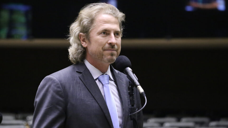 Zeca Dirceu é multado por post enganoso sobre inelegibilidade de Dallagnol