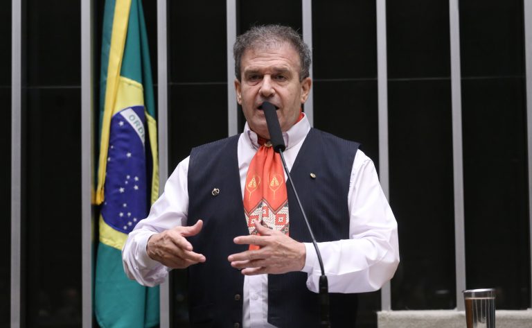 Comissão aprova pena maior para ameaça contra criança, adolescente e pessoa idosa ou com deficiência