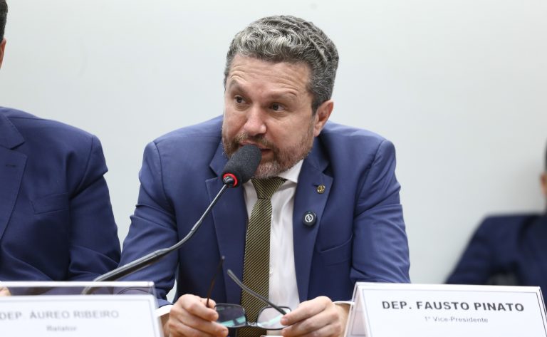 Projeto assegura oferta de terapia de reposição hormonal para homens no SUS