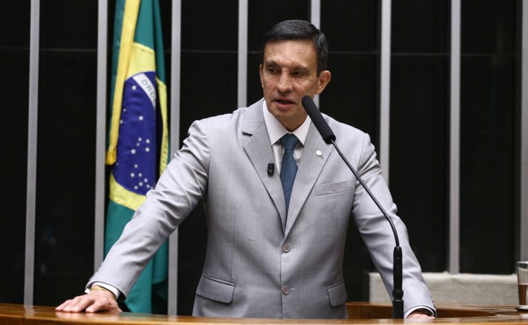 Comissão aprova projeto que prevê prescrição em processos parados por inércia do interessado