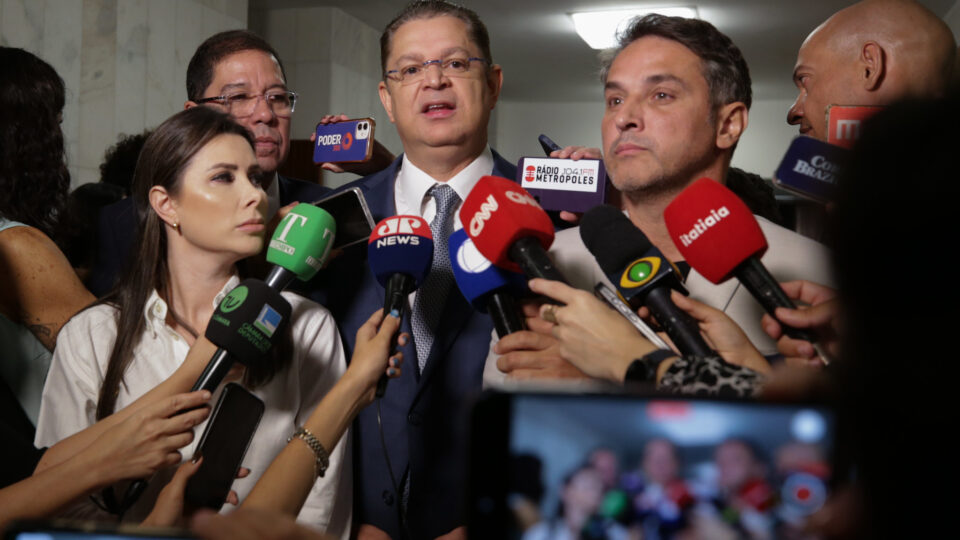 Janela partidária reforça direita e impõe perdas ao Centrão e à base de Lula