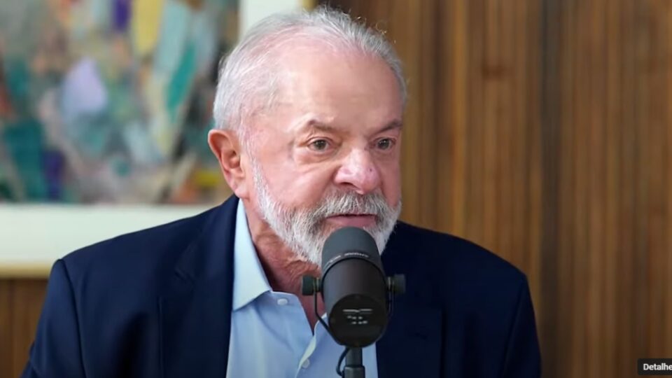 Lula defende Irã e diz que tem “muito malandro” querendo lucrar com crise dos combustíveis