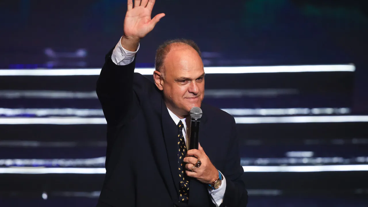 ‘Despedida foi realizada de forma discreta’, diz família de Oscar Schmidt