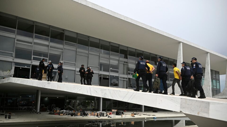 Exército prende 3 militares condenados por envolvimento na suposta tentativa de golpe