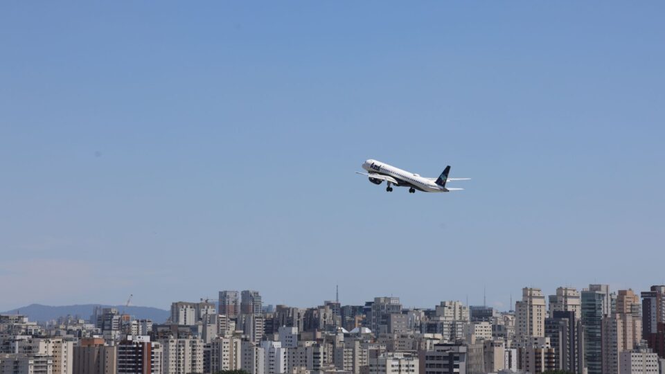Governo zera imposto sobre combustível de aviação e amplia subsídio ao diesel e gás de cozinha