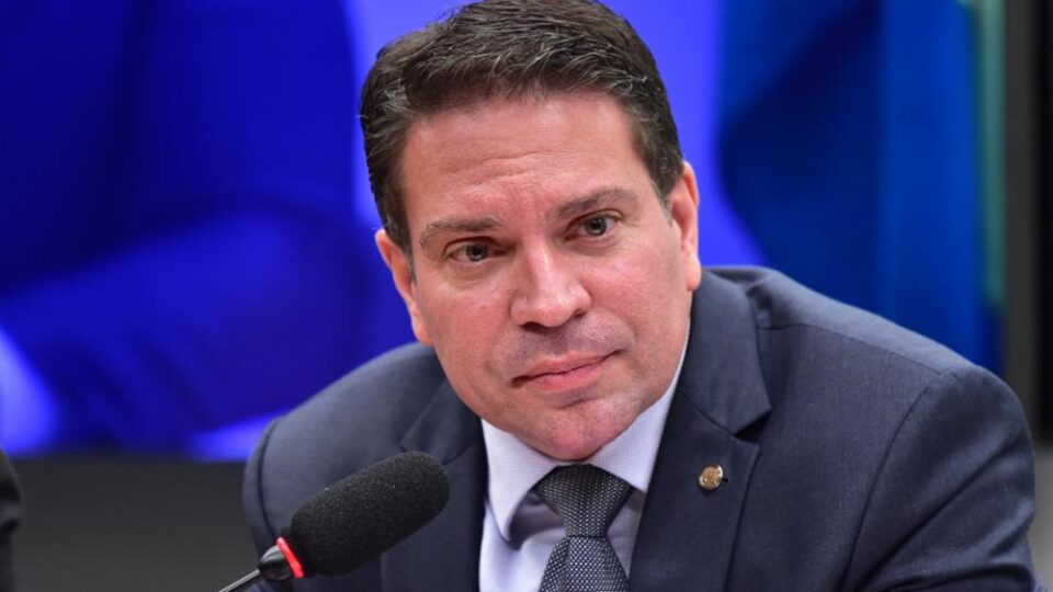 Como prisão de Ramagem coloca narrativa de Trump à prova
