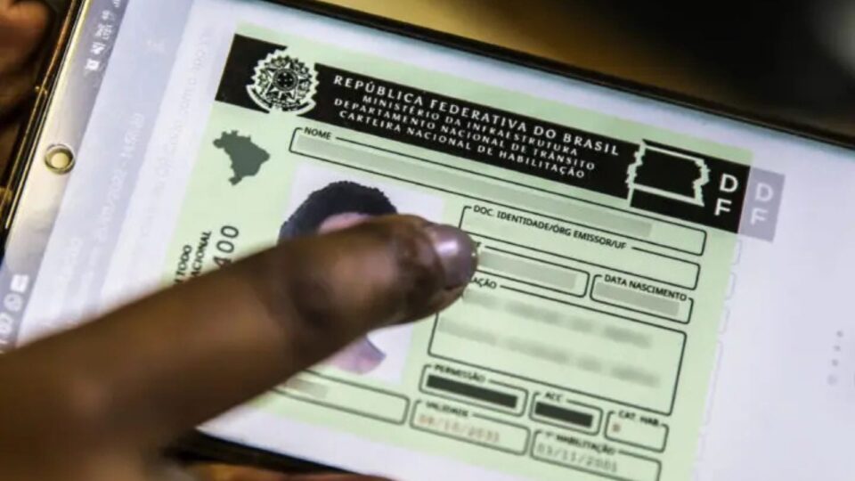 Entidades médicas pedem fim de renovação automática da CNH para quem não leva multa