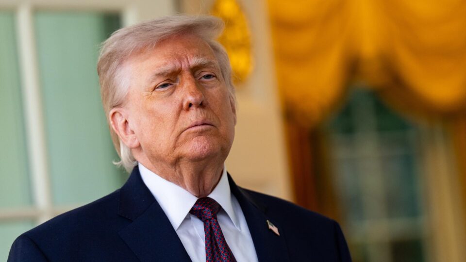 Após bloqueio naval, Trump diz que Irã procurou os EUA para retomar as negociações de paz