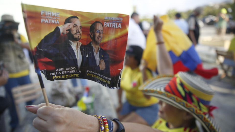 Eleição apertada na Colômbia vai ao segundo turno, com Espriella na liderança