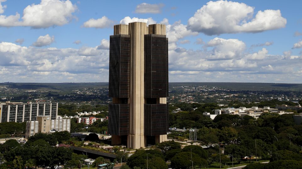 Mercado eleva projeção de inflação pela 8ª semana consecutiva
