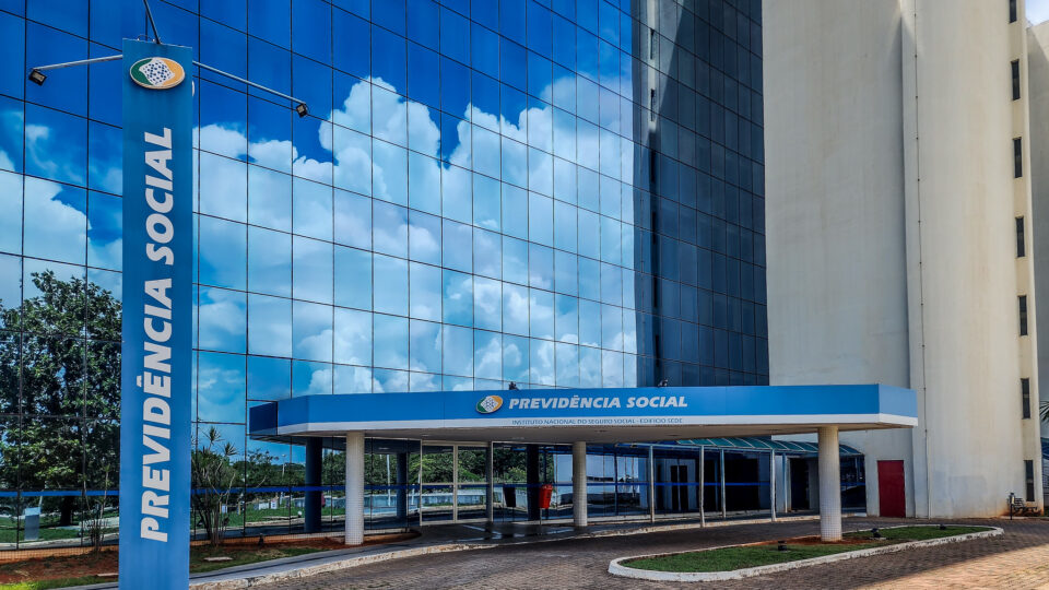 TCU libera novos consignados do INSS, mas mantém restrição a cartões