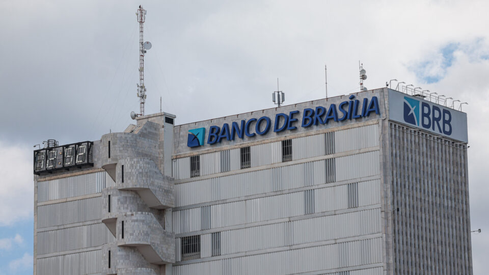 DF e governo federal fecham acordo para empréstimo de socorro ao BRB
