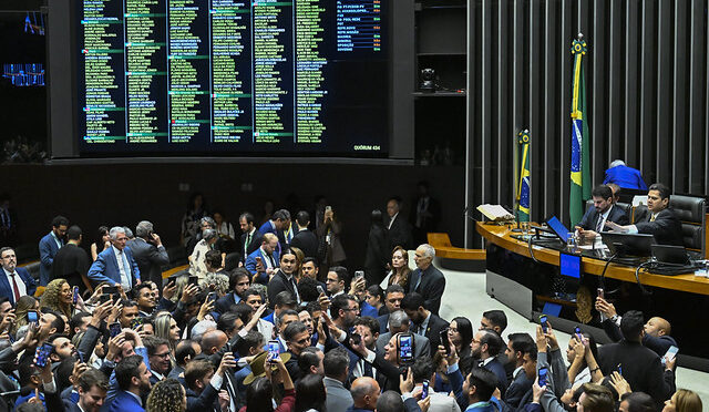 Direita duela com Centrão e esquerda por CPI do Banco Master