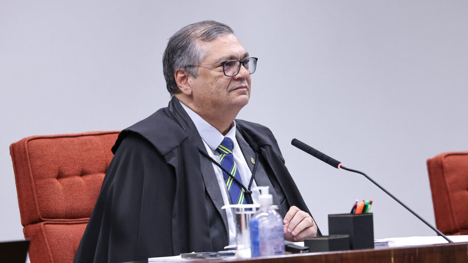 Dino beneficia ex-filiado ao PCdoB com liminar sobre eleições suplementares em RR