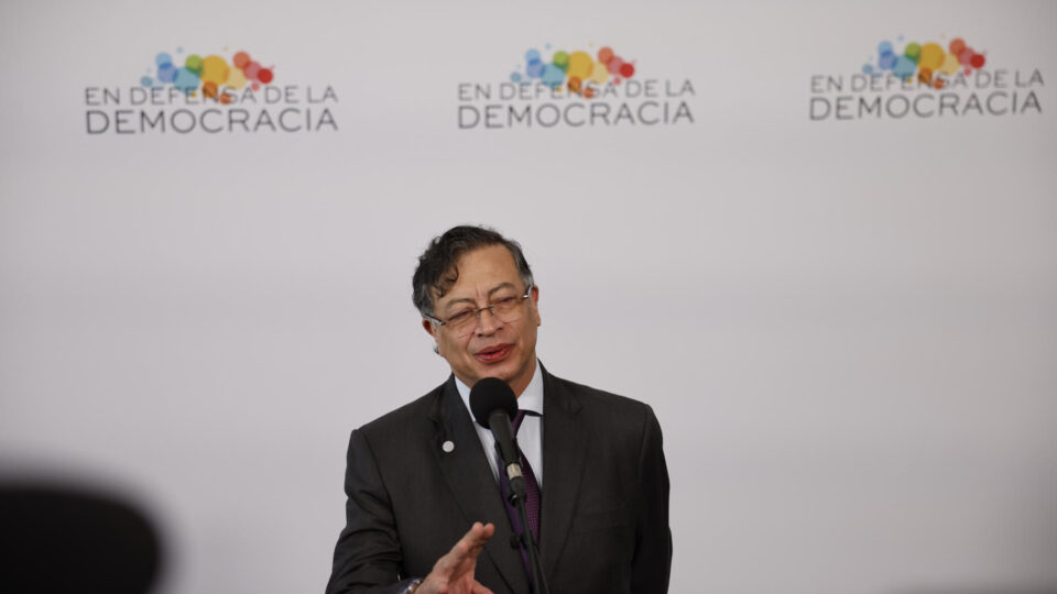 Petro contesta resultado de eleição com vitória do rival da direita na Colômbia