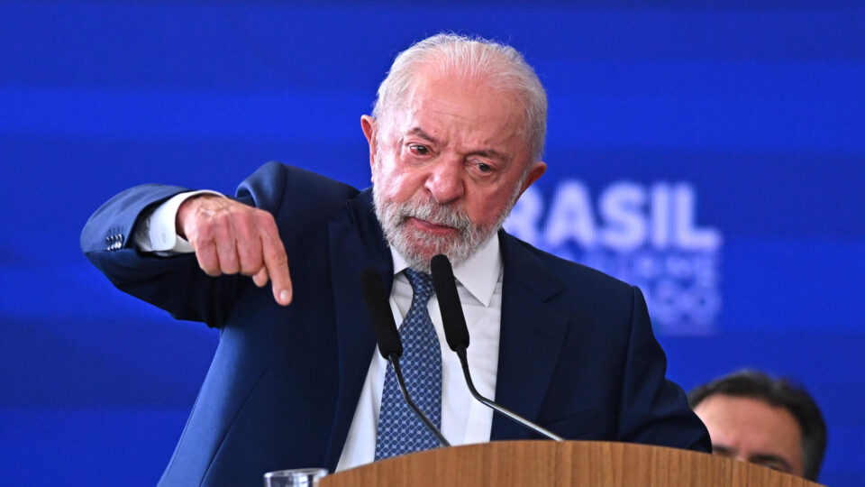 Por que o governo admite terrorismo de facções mas critica os EUA?