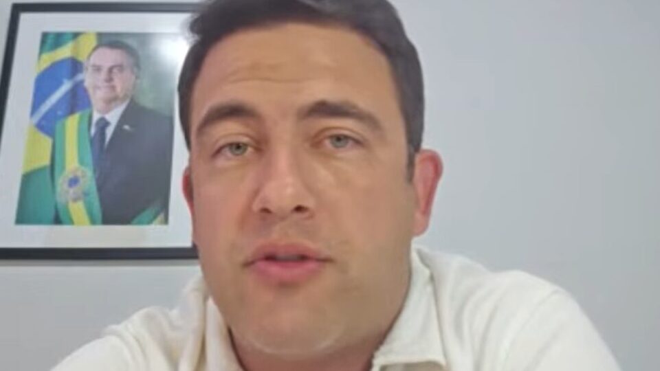 Deputado do PL diz que Zema “caminha de mãos dadas com o STF”; assista