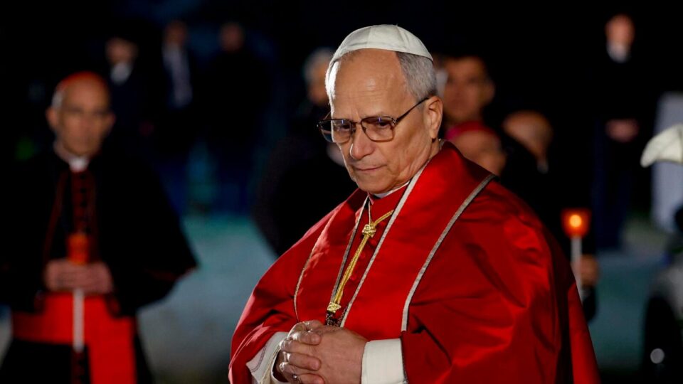 Fraternidade desafia Papa e consagra bispos sob risco de excomunhão imediata