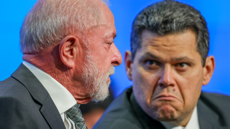Lula faz concessões ao Congresso para tentar conter crise com Alcolumbre