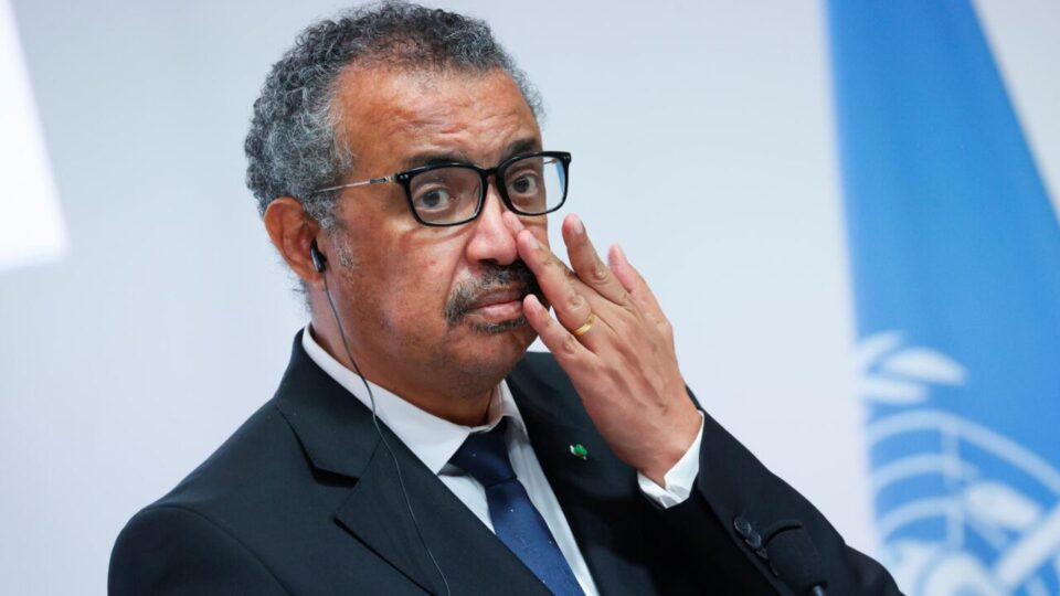 Chefe da OMS, que elogiou China no início da Covid, diz que não haverá nova pandemia