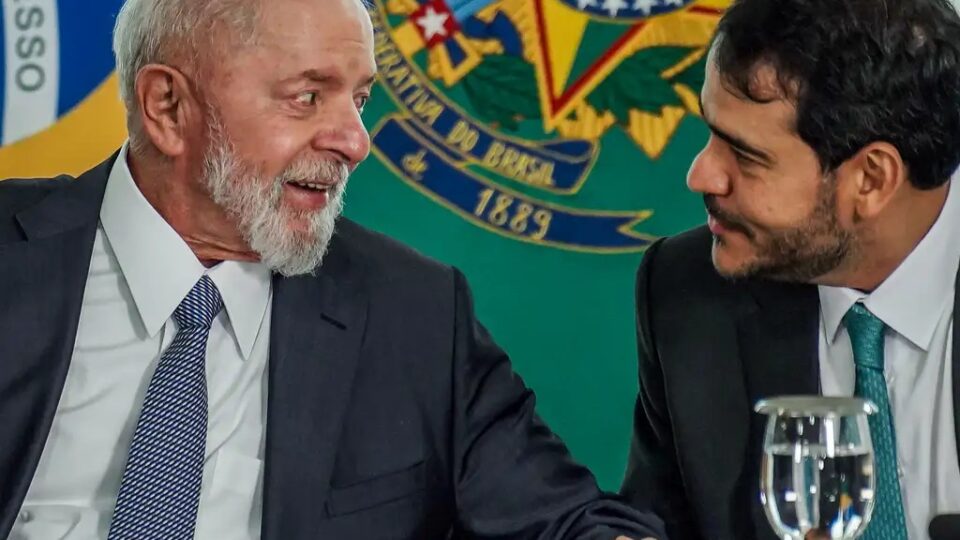 Após rejeição de Messias, oposição mira PECs para reformar STF e Judiciário
