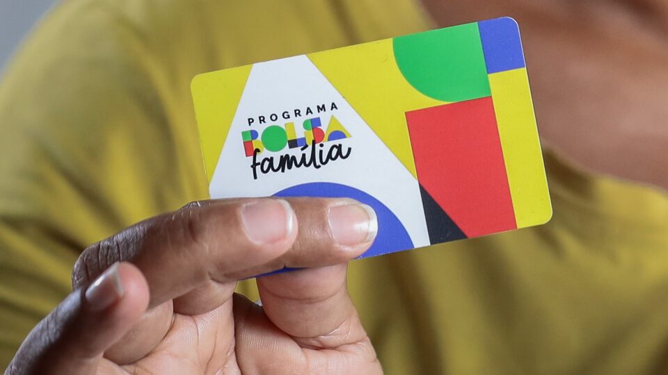 As pessoas têm o direito de não trabalhar e serem sustentados pelo Estado?  