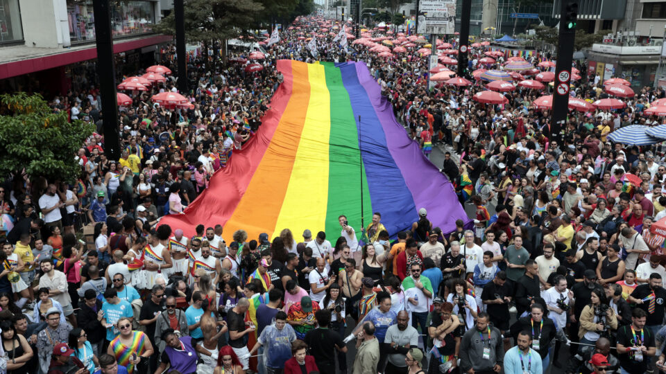 Câmara de SP aprova projeto que veta menores em eventos LGBTQIA+ e proíbe uso de vias públicas