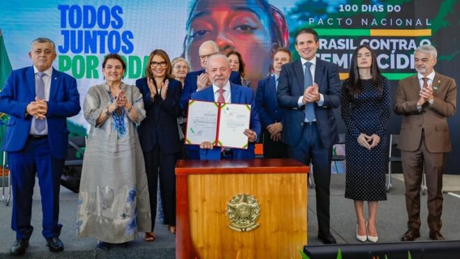Lula aproveita crise de Flávio para aumentar a censura por decreto