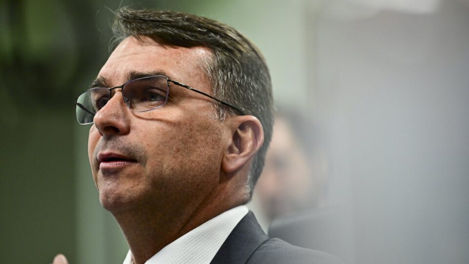 Centrão faz recuo tático nas negociações com Flávio e posterga o apoio à direita