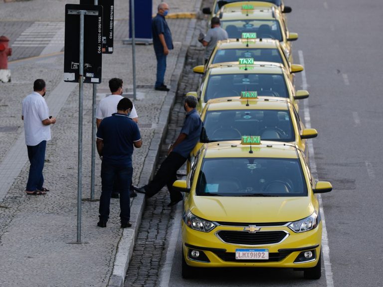 Medida provisória libera R$ 30 bi para financiar carros para motoristas de aplicativo e taxistas