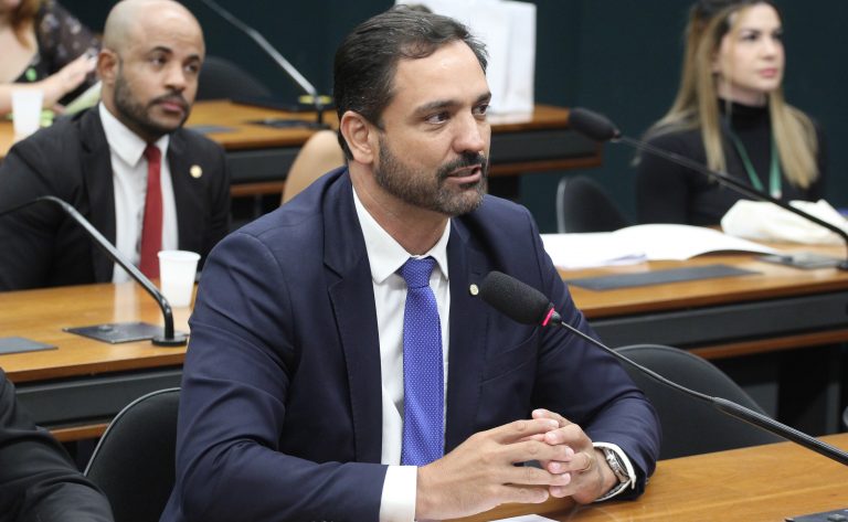 Comissão aprova incentivo a tomadas e tecnologias de conforto em ônibus urbanos