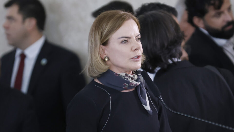 TJDFT derruba condenação de deputado estadual que chamou Gleisi de “amante”