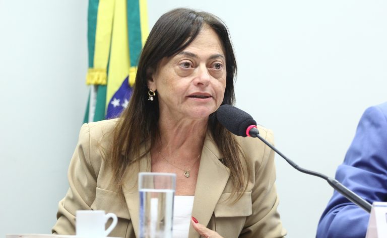 Comissão aprova uso de nome religioso em órgãos públicos federais