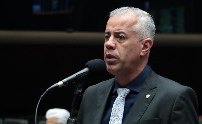 Comissão aprova projeto que destina metade do salário do preso para a vítima