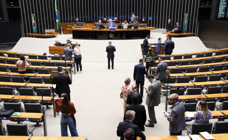 Câmara aprova criação de prêmios para ciência e tecnologia e para desenvolvimento sustentável