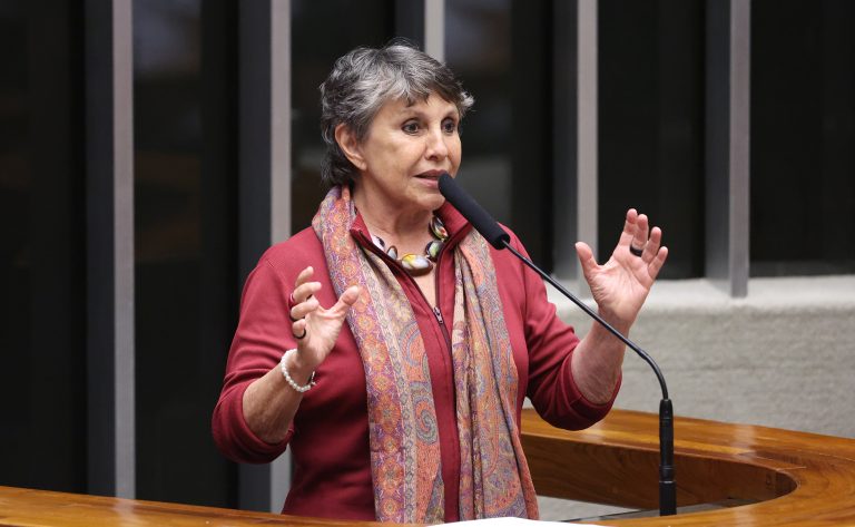 Comissão aprova cota de 50% para mulheres na direção de associações e clubes