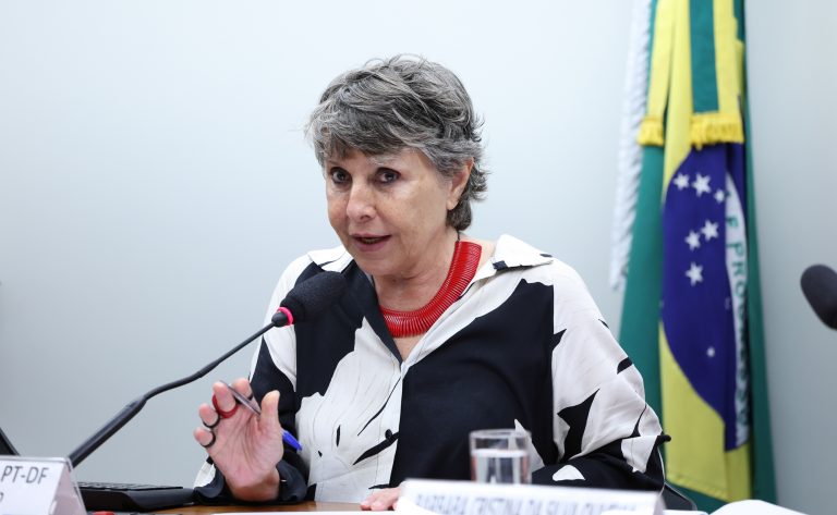 Comissão debate denúncias de irregularidades no plano de saúde dos servidores do Distrito Federal