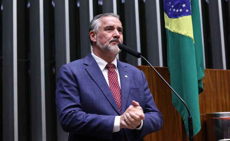Câmara aprova projeto que cria o Dia Nacional do Vinho