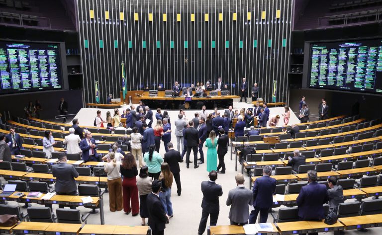 Alcolumbre nega pedidos de leitura de requerimentos para criação de CPI do banco Master