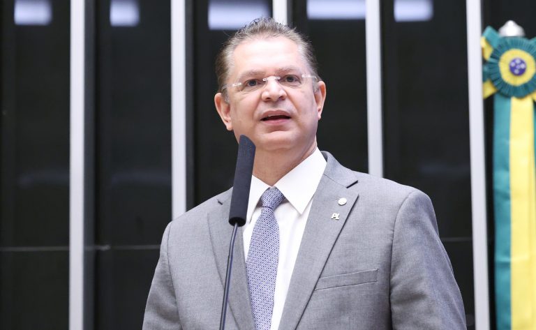 Câmara aprova proibição de sigilo em gastos públicos com viagens de autoridades