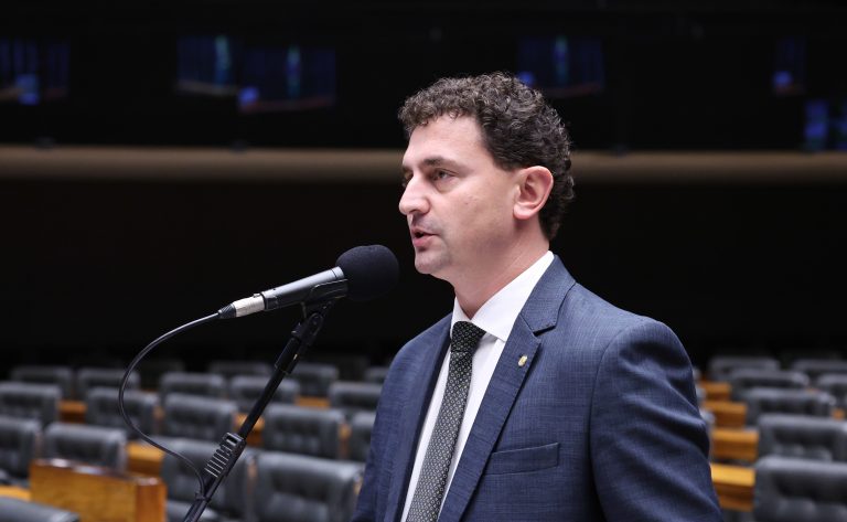 Câmara aprova aval do Ministério da Agricultura para normas que afetem o setor; acompanhe