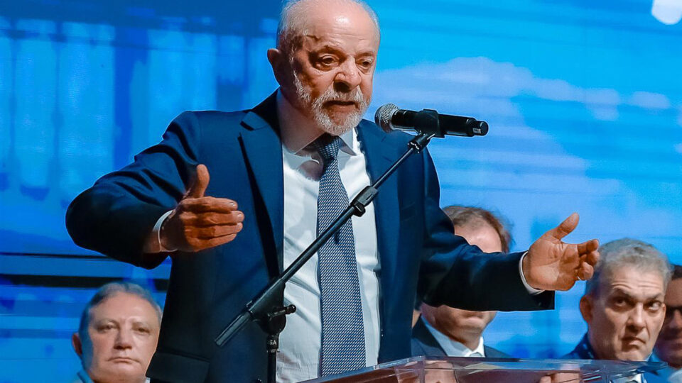 Lula calibra discurso para empresários e diz que fim da escala 6×1 não será “na marra”