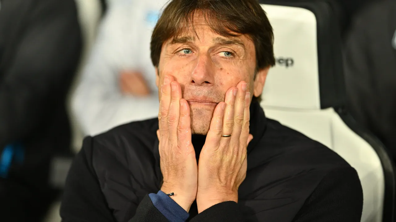 Napoli anuncia saída de Antonio Conte após fim da temporada
