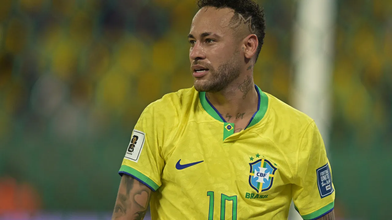 Neymar pode levar até seis semanas para voltar a jogar, diz especialista